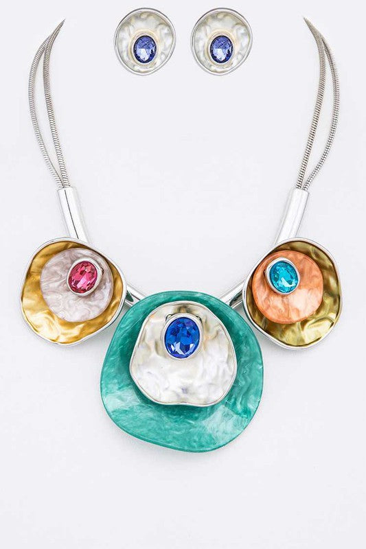 Acrylic Metal Pendant Iconic Necklace Set