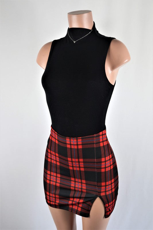 Plaid mini skirt with slit