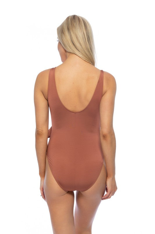 SOLID ONE PIECE SWIMWEAR WITH RING ACCENT