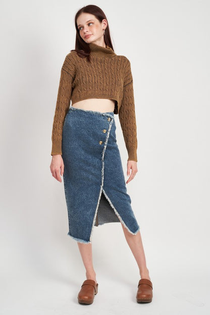 TURTLE NECK CABLE KNIT CROP TOP